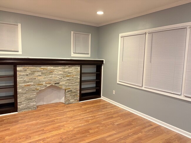 Building Photo - 15886 Northlawn St