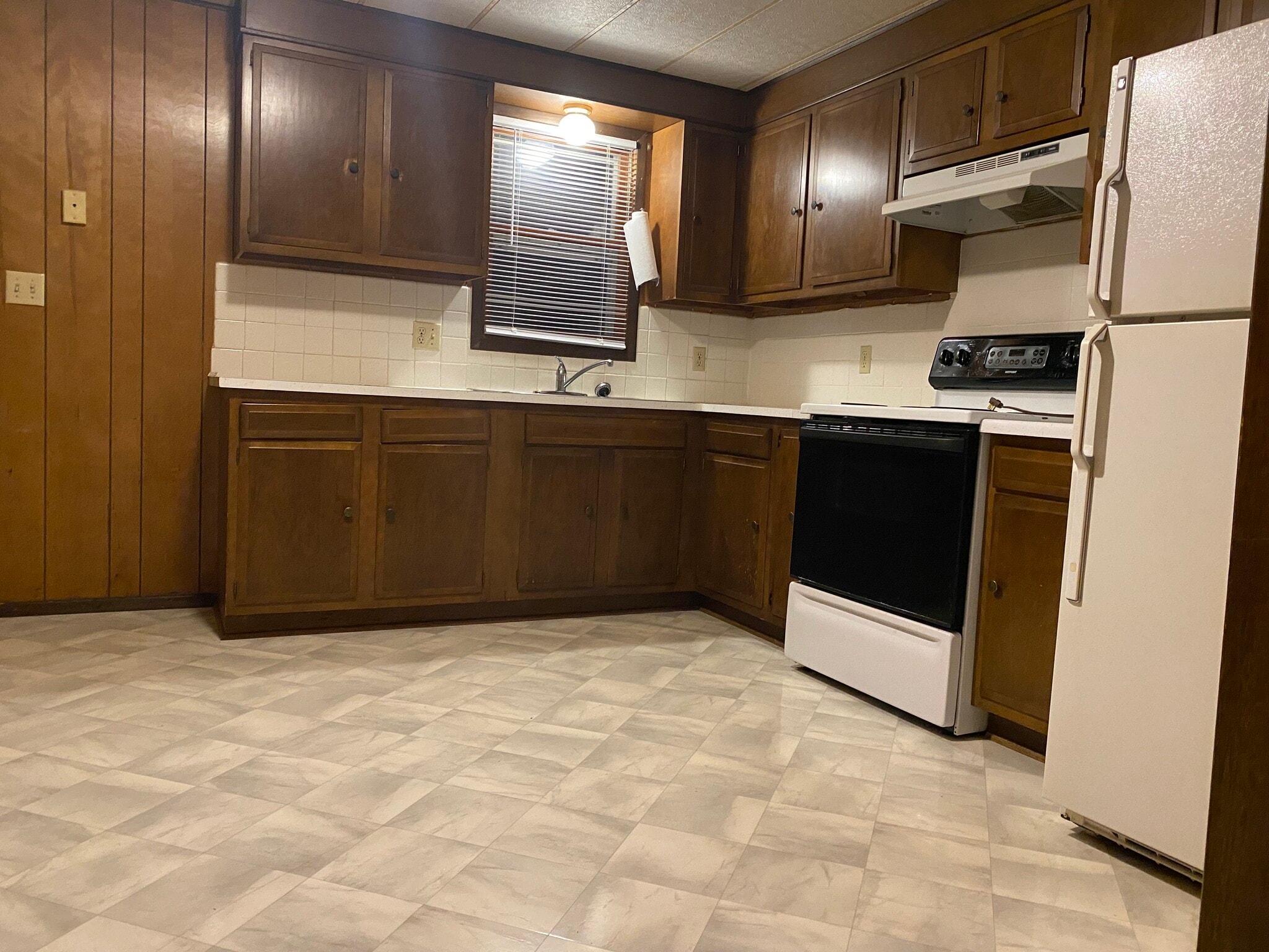 Building Photo - 326 Menomonee St