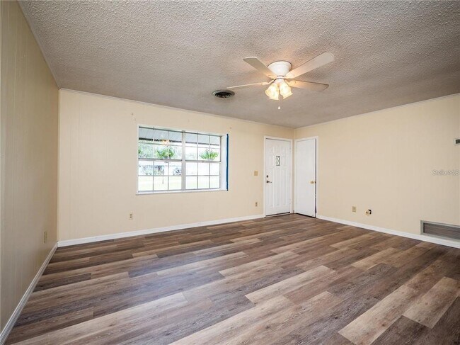 Building Photo - 1125 NE 46th Ct