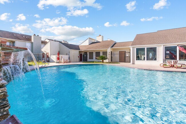 Building Photo - 12707 Bellaire Blvd