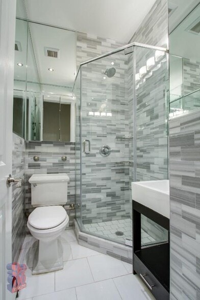 Building Photo - 17 W 103rd St