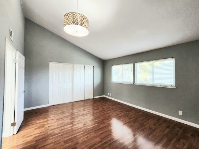Building Photo - Spacious 4 bedroom in Foster City