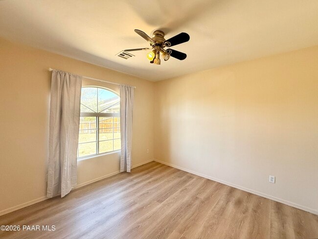 Building Photo - 8561 E Posse Cir