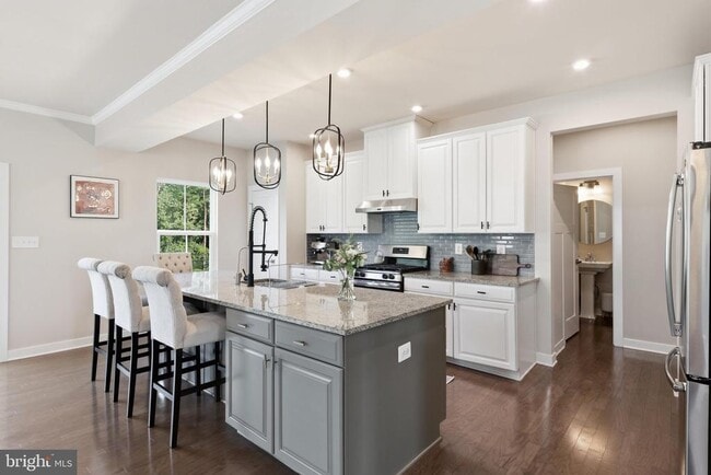 Building Photo - 9202 Wood Creek Cir