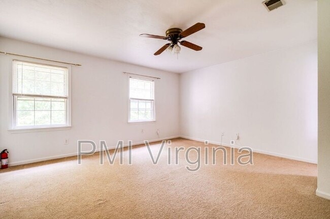 Building Photo - 812 Tuition Ct