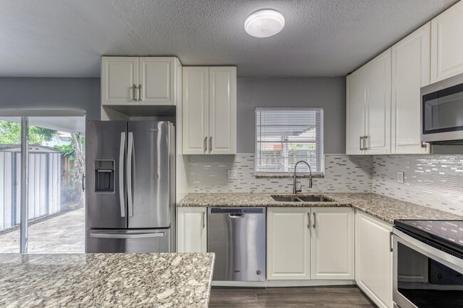 Building Photo - 7971 NW 35th Ct