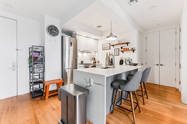 Building Photo - Beautiful 1 Bedroom in Prime Brooklyn with...