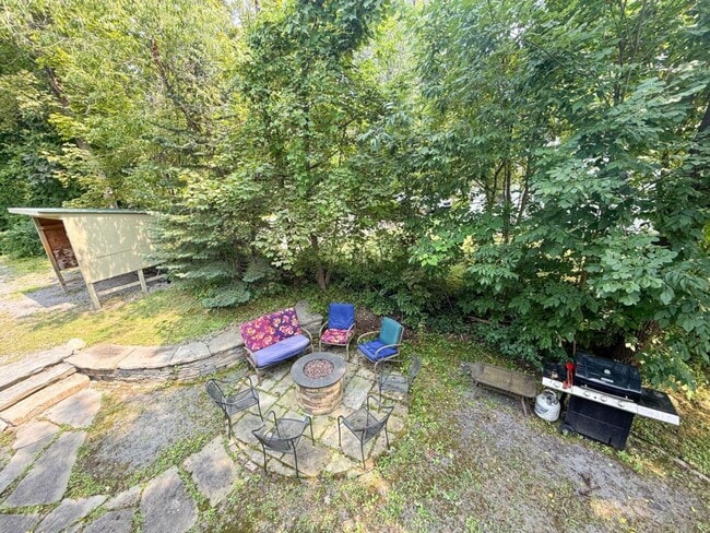 Building Photo - 207 Kelvin Pl