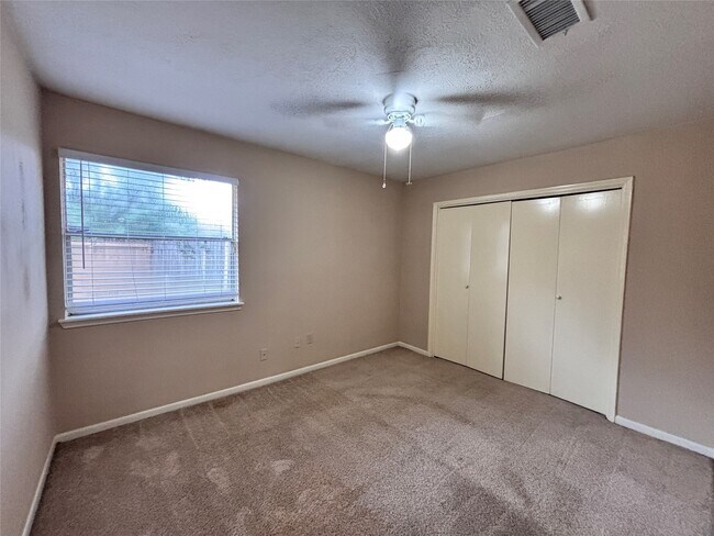 Building Photo - 15231 Cabots Landing Dr