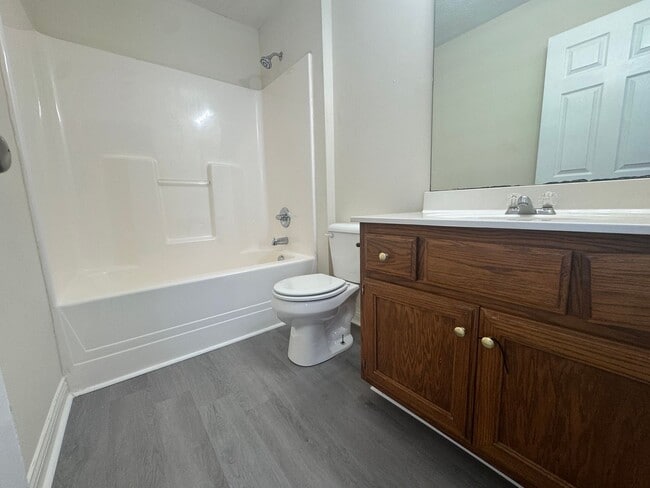 Building Photo - Spacious three bedroom, two bathroom home