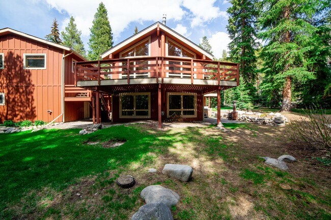 Building Photo - 330 Wilderness Dr