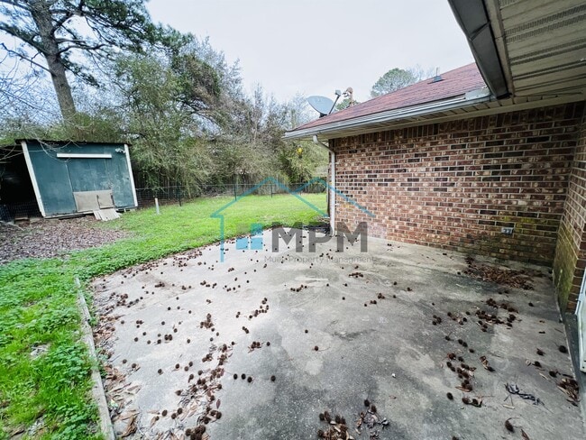 Building Photo - 229 Hillside Cir