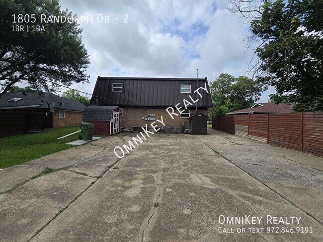 Building Photo - 1805 Randolph Dr