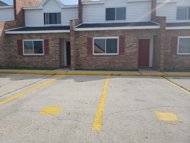 Building Photo - 3594 Friendswood Dr