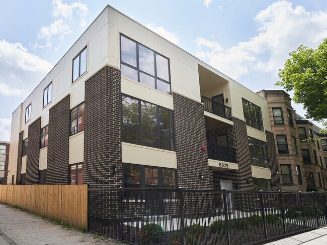 Primary Photo - 6029 S Champlain Ave