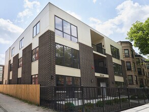 Building Photo - 6029 S Champlain Ave