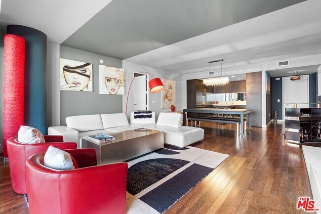 Building Photo - 6250 Hollywood Blvd