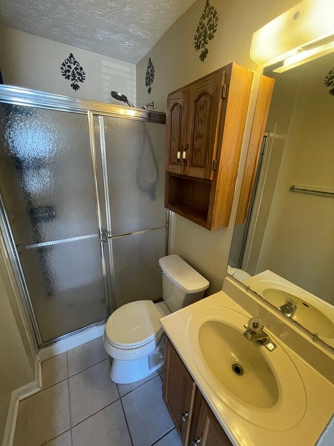 Building Photo - Available Now! Updated townhome in Havre D...