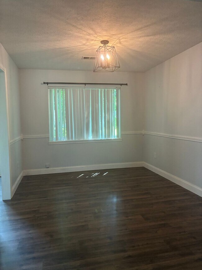 Building Photo - 964 Timberwood Dr