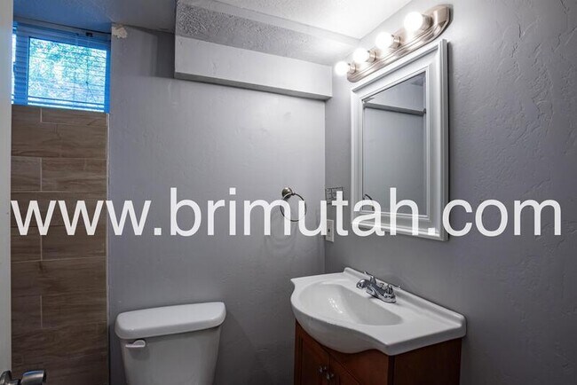 Building Photo - 653 N 1300 W