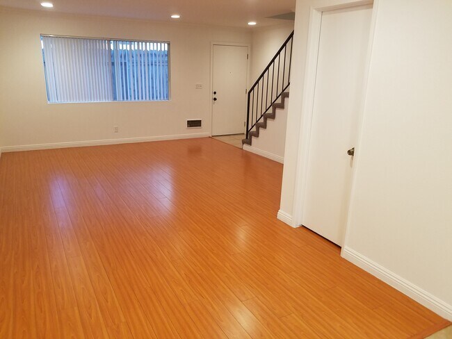 Building Photo - 2612 Mathews Ave