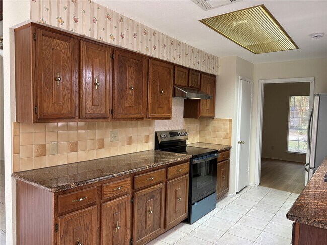 Building Photo - 25 N Deerfoot Cir