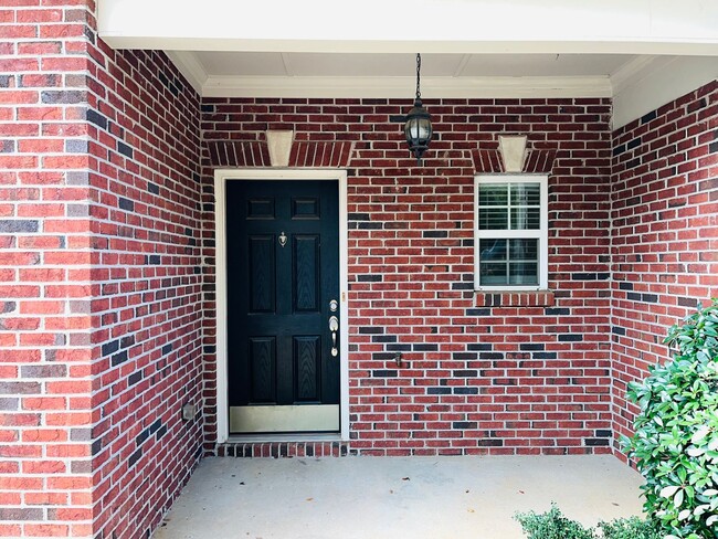Building Photo - HOA community, swim/tennis, 2 bed, 2bath, ...
