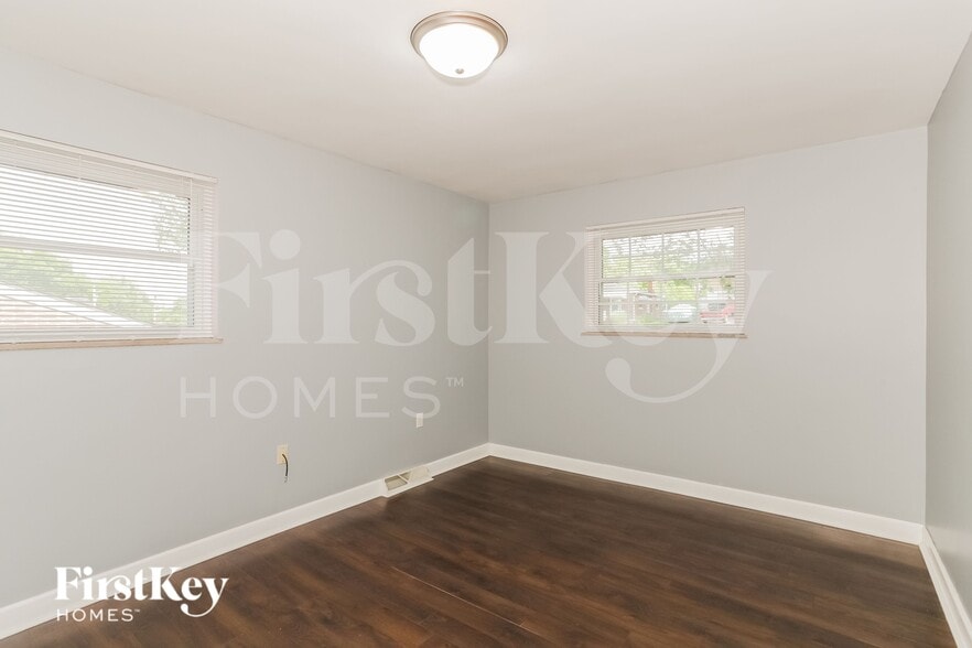 Building Photo - 280 Genoma Dr