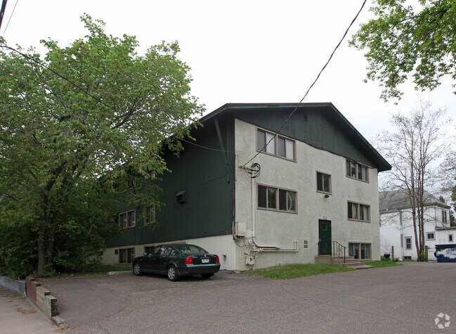 Building Photo - SE Flats I