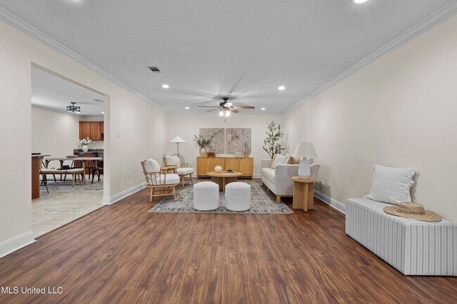 Building Photo - Beautifully Remodeled Home in Historic Gulf Hills, Golf Course Community!