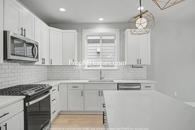 Building Photo - 3544 SW Tegart Ln