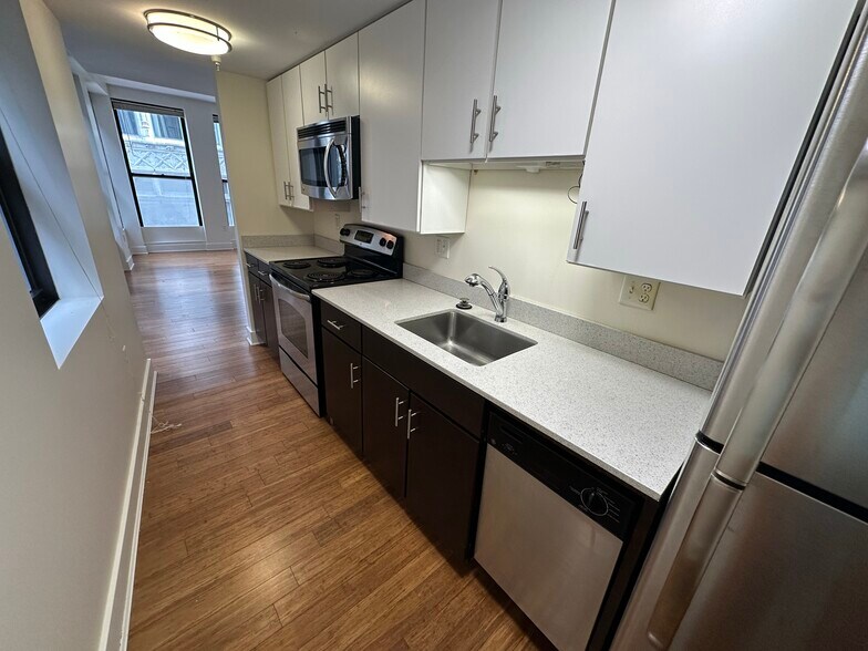 Building Photo - 3 Winter Pl