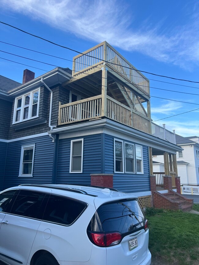 Building Photo - 214 Sabattus St