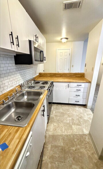 Building Photo - 5316 Pershing Ave