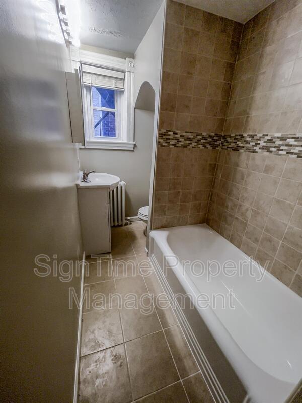 Building Photo - 59 Broadway