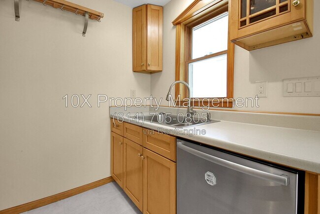 Building Photo - 227 Haldy Ave