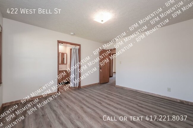 Building Photo - 3 BED, 2 BATH HOUSE FOR RENT