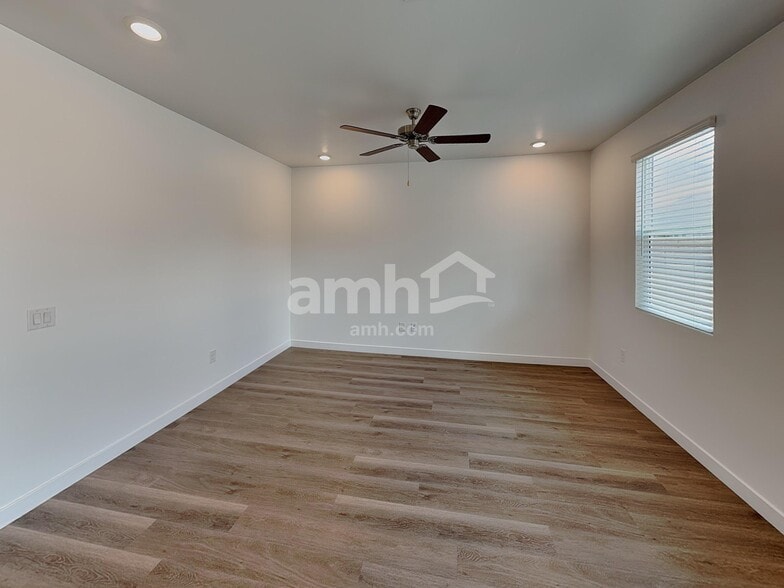 Building Photo - 6466 E Paseo Alga