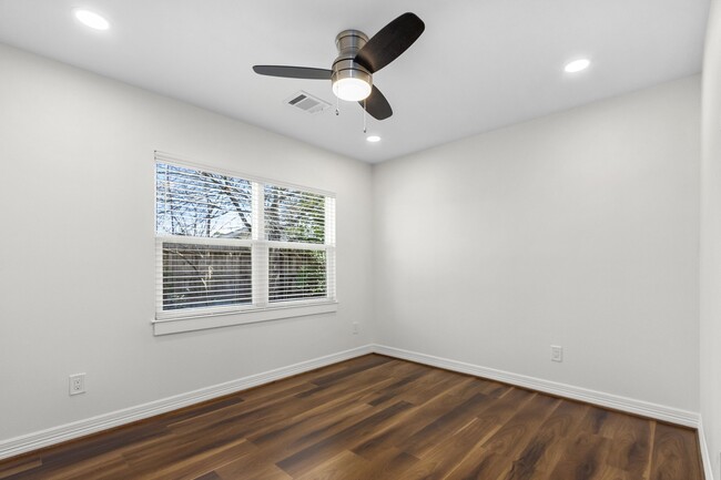 Building Photo - 10218 Moorberry Ln