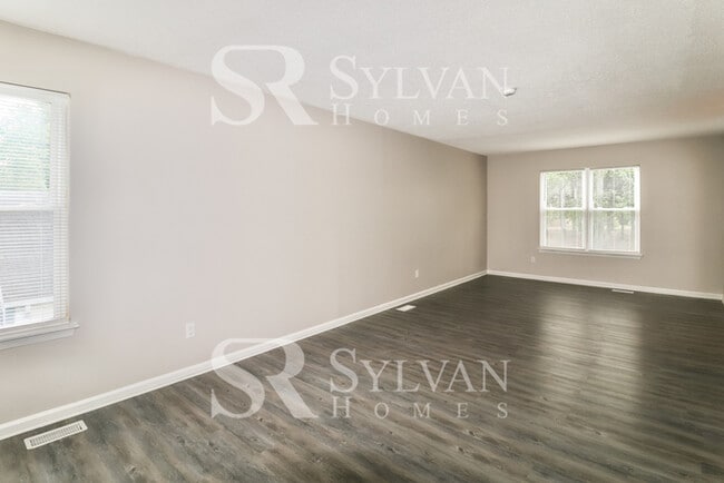 Building Photo - Prepare to fall in love with this 3 bedroom, 2.5 bathroom home