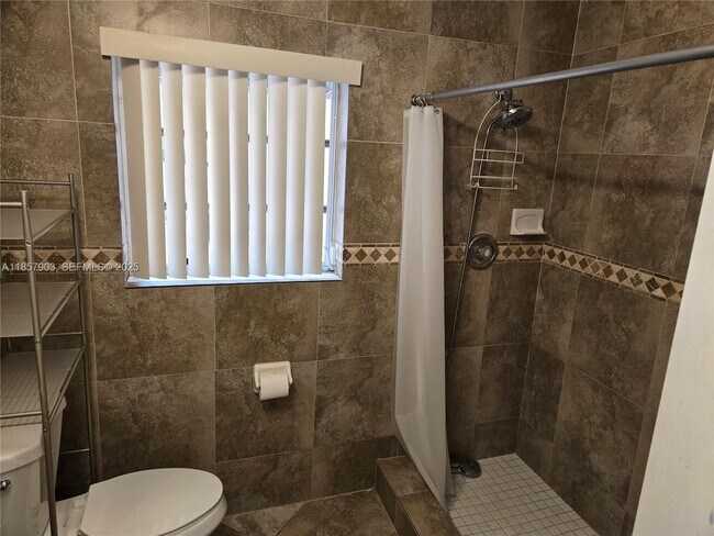 Building Photo - 2359 N Wallen Dr