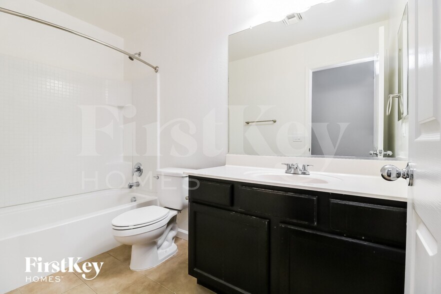 Building Photo - 19614 W Morning Glory St