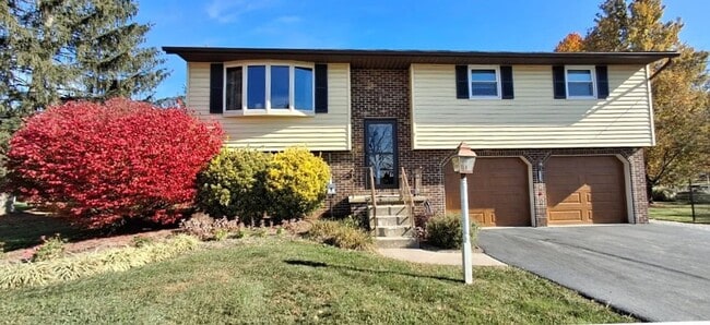 Primary Photo - Cozy 3BR House in Elizabethtown