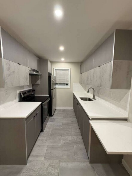 Primary Photo - 356 S 6th St