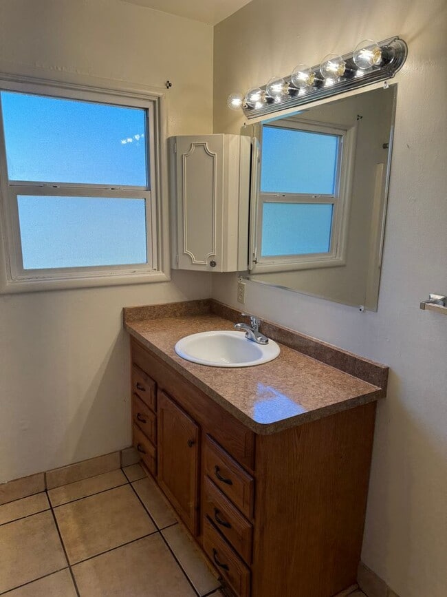 Building Photo - Charming 3 bedroom home in North Chico