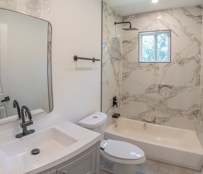 Building Photo - 3822 Bakers Ferry Rd SW