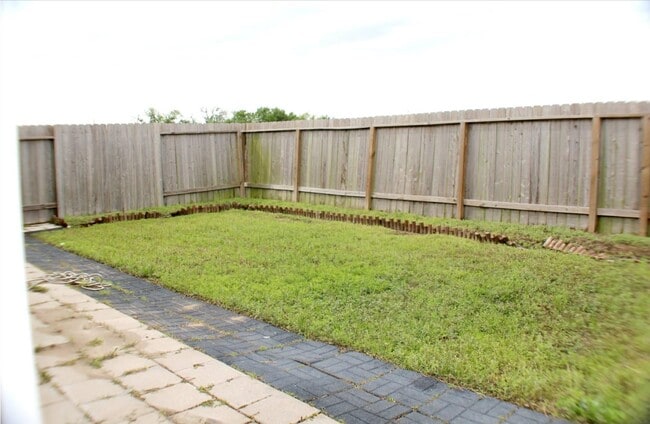 Building Photo - 6327 Ballard Brook Ln