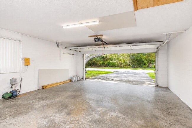 Building Photo - 534 Sevilla Dr