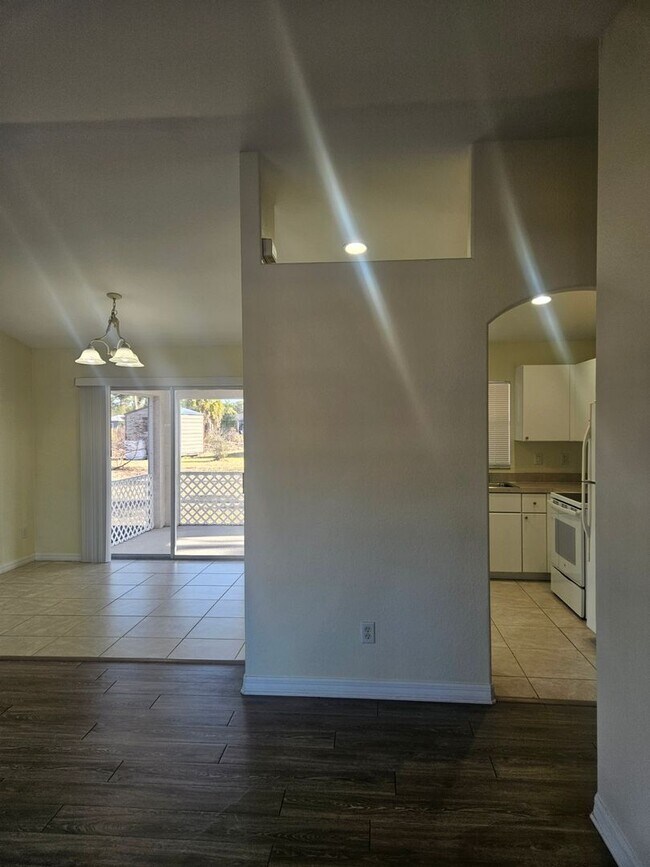 Building Photo - 7450 Blutter Rd