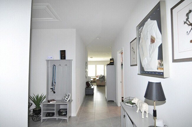 Building Photo - 2513 Ponca Dr